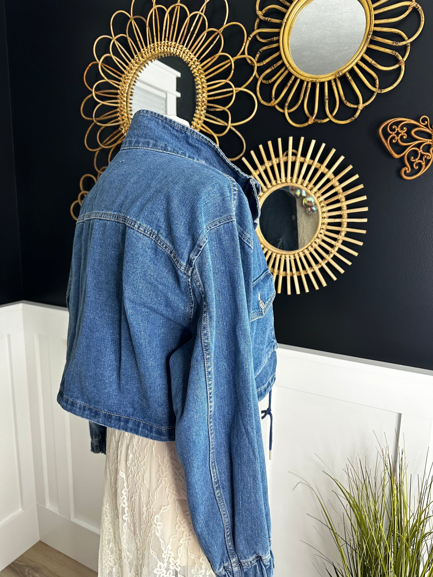 Denim cropped cargo jacket