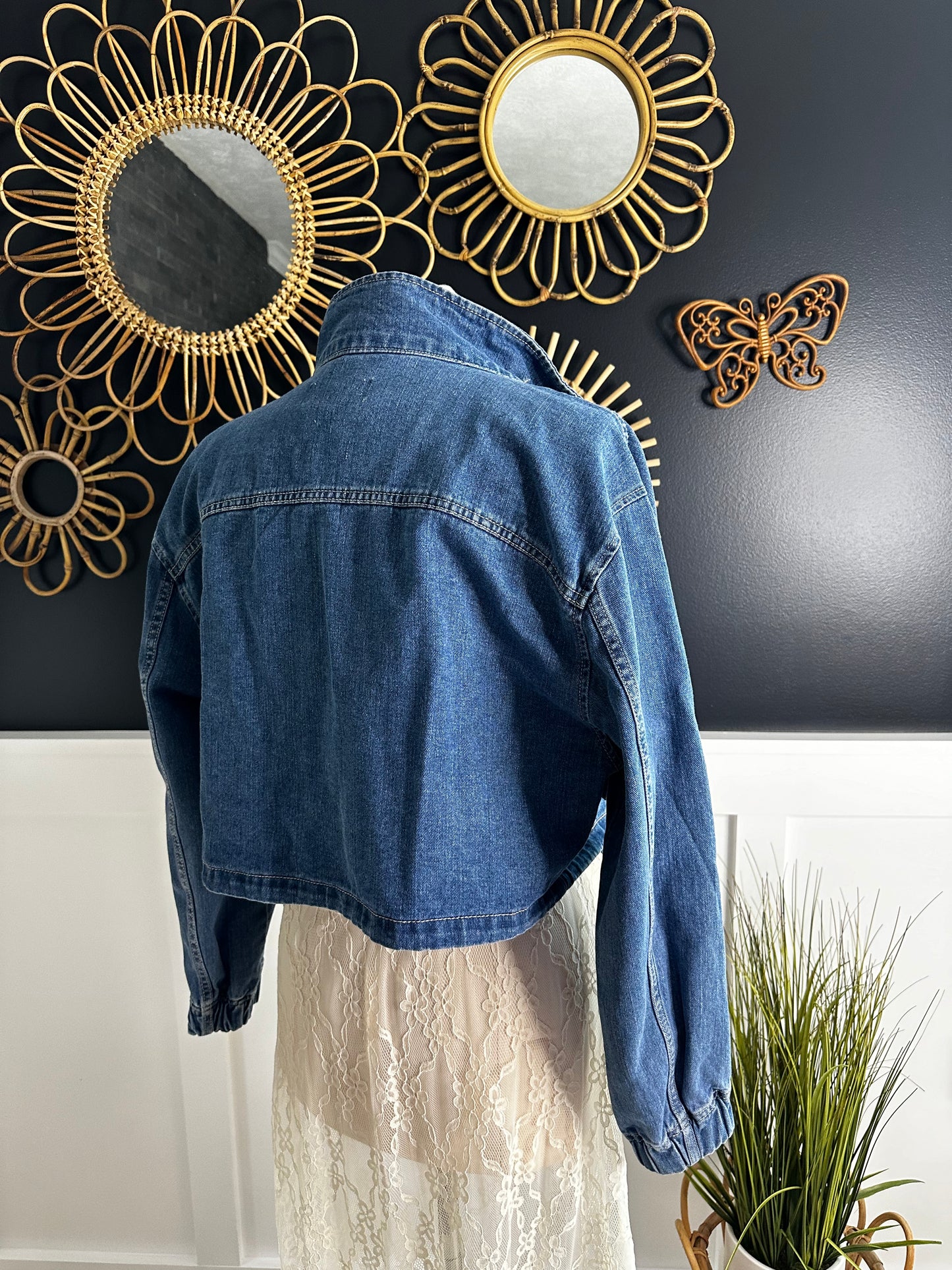 Denim cropped cargo jacket