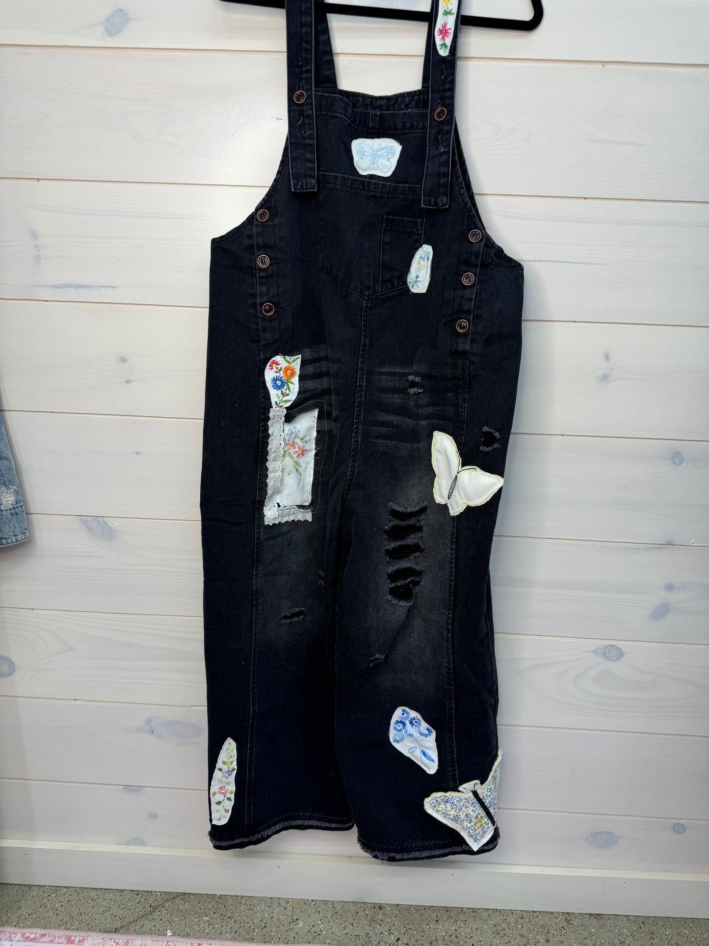 Black Bibs
