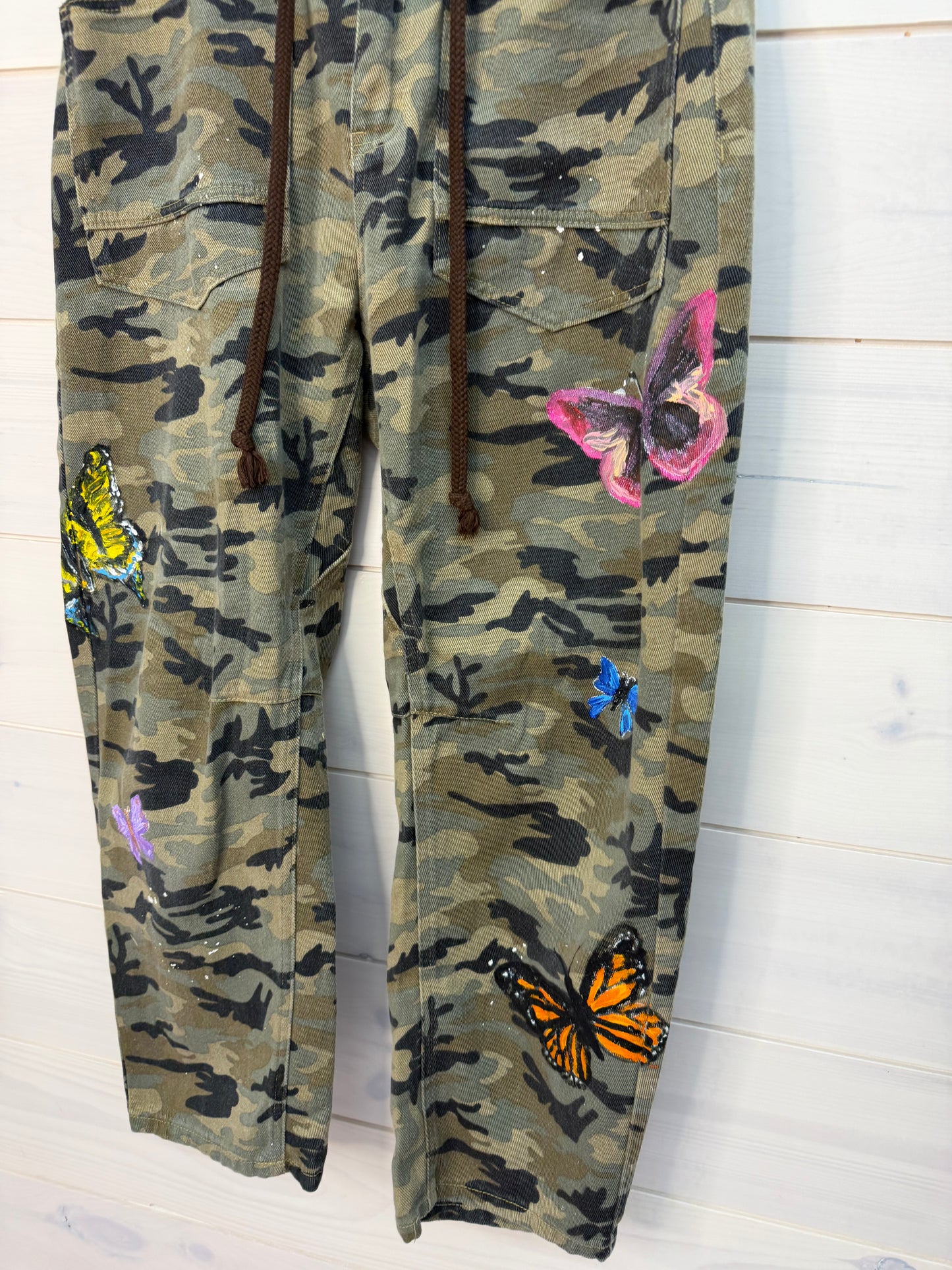 Camo Butterfly barrel leg pants