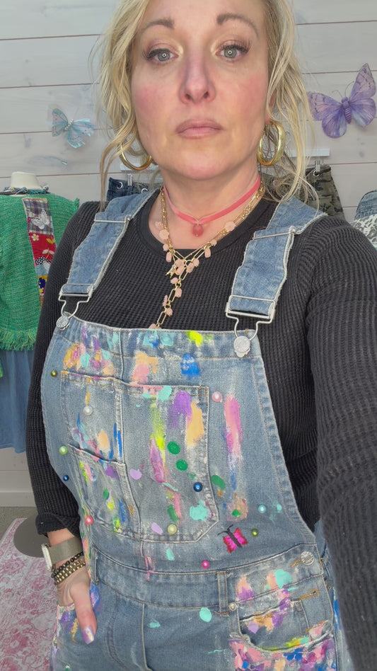 Paint splatter bibs￼